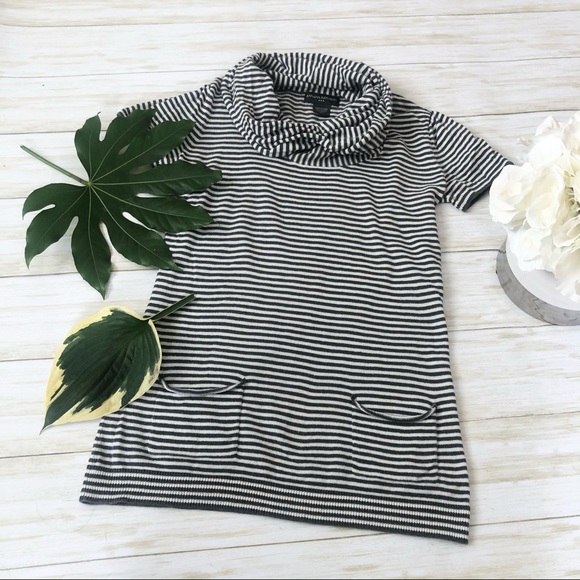 Banana Republic Tops - Banana republic xs shirt sleeve cowl neck shirt